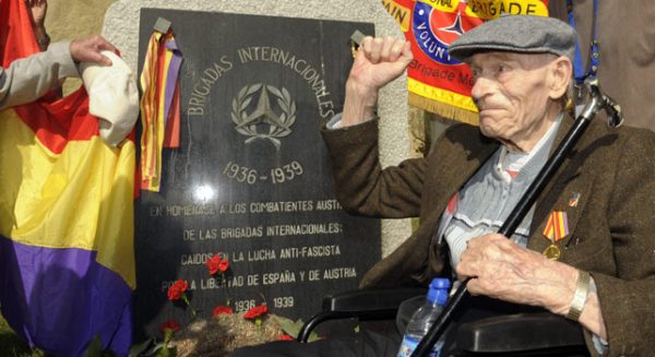 acto-de-homenaje-a-las-brigadas-internacionales-en-barcelona-en-2008-manu-fernandez